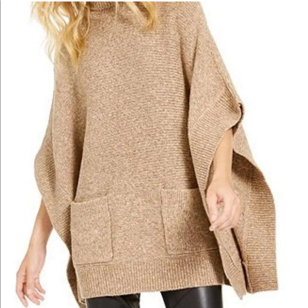 Michael Kors Sweater Poncho Women XS, but very flexible sizing.
